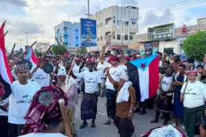 حضرموت.. أعلام الجنوب وصور الزُبيدي تزين فعاليات المطلع السنوي بحي عقل في باعوين بالشحر