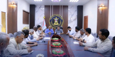 انتقالي العاصمة عدن يجدد مطالبته بفتح المقرات ويستعرض سير العمل في إداراته ومديرياته