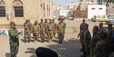 مدير قسم شرطة القاهرة بعدن يشدد على الثبات المهني واستمرار الجاهزية الأمنية