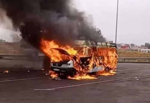 حادث مروع لحافلة يمنية في السعودية.. نجاة الركاب بأعجوبة من حريق مفاجئ