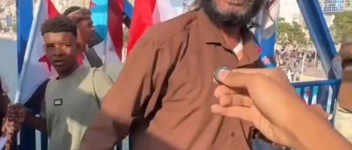 اعتقال التربوي الحضرمي عبد الله باسنبل عقب مشاركته في تظاهرة بالمكلا