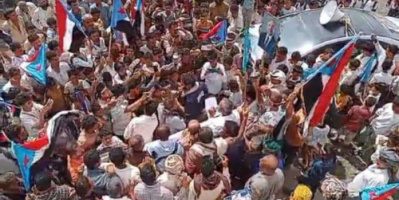 مسيرة جماهيرية حاشدة في حبيل جبر تضامناً مع أبناء حضرموت