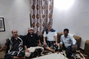 رئيس انتقالي المكلا يزور المناضل عبدالله باسنبل عقب الإفراج عنه ضمن تفاهمات التهدئة