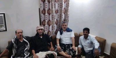 رئيس انتقالي المكلا يزور المناضل عبدالله باسنبل عقب الإفراج عنه ضمن تفاهمات التهدئة