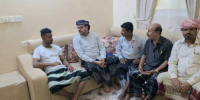 وفد من انتقالي حضرموت يتفقد الجريح أسامة الجام
