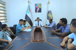 الهيئة المالية والإدارية تناقش تطوير الأداء وتعزيز الانضباط الوظيفي في اجتماعها الدوري