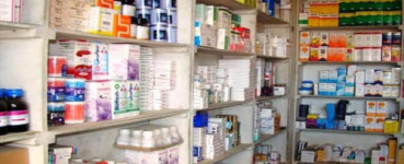 سكان عدن يطالبون بتدخل رقابي عاجل لضبط أسعار الأدوية المتصاعدة