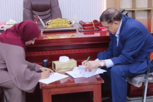 مدير أمن العاصمة عدن يكرم مؤسسة PASS بدرع التقدير تقديراً لجهودها المجتمعية