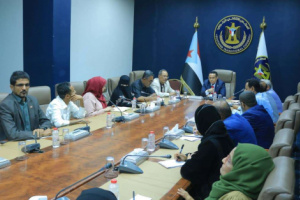 الحالمي يعقد لقاء بالهيئة السياسية ويؤكد على أهمية الخطاب السياسي في تعزيز الانتماء للأرض