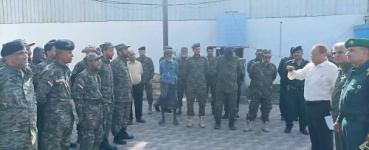 قيادة التوجيه بشرطة عدن تنفذ نزولاً ميدانياً لتعزيز الانضباط والتوعية الأمنية