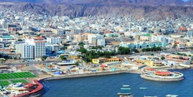 مقتل طفل على يد شقيقه رجما بالحجر أثناء اللعب بكريتر عدن