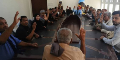 الحراك الثوري يجدد تمسكه بالانتقالي ويرفض تحركات السقاف