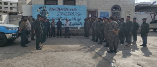 شرطة عدن تواصل برنامج التوعية الأسبوعي لتعزيز الوعي الأمني ورفع الروح المعنوية للمنتسبين