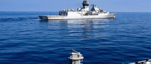 القيادة المركزية الأمريكية تعلن اعتراض سفينة خاضعة للعقوبات في بحر العرب