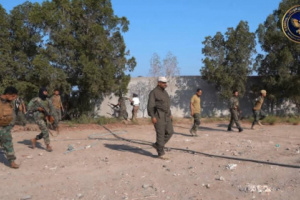 ضبط مخالفين وآليات بناء عشوائي.. العقيد الحوشبي يدشن حملة واسعة لحماية أراضي عدن