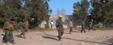 ضبط مخالفين وآليات بناء عشوائي.. العقيد الحوشبي يدشن حملة واسعة لحماية أراضي عدن