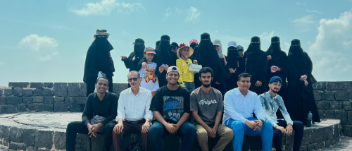 رحلة علمية لطلاب الترجمة بكلية اللغات جامعة عدن إلى قلعة صيرة لتعزيز مهارات الترجمة السياحية