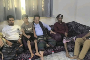 الحالمي يقدم واجب العزاء لأسرة الشهيد عبدالرحمن الشاعر ويؤكد رفض المجلس لاستهداف الكفاءات الوطنية