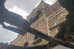 إصابة مواطن إثر انهيار جزئي لمنزله في صنعاء اليمنية بسبب الأمطار الغزيرة
