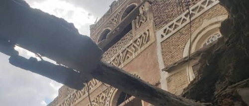 إصابة مواطن إثر انهيار جزئي لمنزله في صنعاء اليمنية بسبب الأمطار الغزيرة