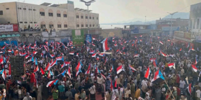 أبناء حضرموت يجددون تفويضهم للمجلس الانتقالي للجنوب العربي ورئيسه عيدروس الزبيدي بحشودٍ عارمة