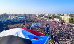 مليونية التفويض في العاصمة عدن &hellip; شعب الجنوب يجدد العهد للمجلس الانتقالي بقيادة الرئيس الزُبيدي(تقرير)