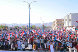 مليونية سيئون تجدد التفويض للرئيس الزُبيدي وتؤكد تمسك أبناء حضرموت بالمشروع الوطني الجنوبي  