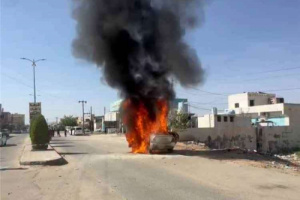 اندلاع حريق يلتهم سيارة بالكامل في عتق