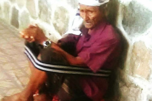 رئيس انتقالي أبين يُعزّي بوفاة الشخصية الاجتماعية الشيخ ناجي ملهم المحثوثي