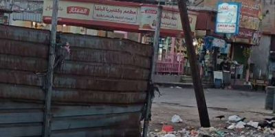 تحذيرات من كارثة محتملة بسبب عمود كهرباء آيل للسقوط في مديرية الشيخ عثمان