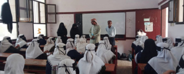 انتقالي زنجبار يتفقد سير امتحانات نهاية العام بمجمع خولة التعليمي
