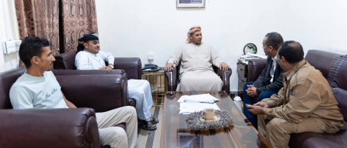 محافظ سقطرى يطلع على أوضاع مستشفى خليفة ويؤكد دعم تطوير الخدمات الطبية