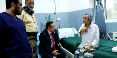 الحالمي يطمئن على صحة وزير الدولة فيصل القطيبي والصحفي والباحث نجمي عبدالمجيد