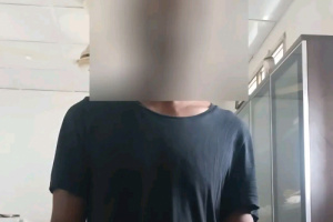 شرطة البريقة تلقي القبض على مروج حبوب مخدرة ضمن حملة أمنية مستمرة لمكافحة المخدرات في المديرية.