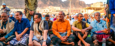 الحالمي يؤدي صلاة عيد الأضحى مع جموع المصلين في المعلا ويتبادل التهاني مع المواطنين