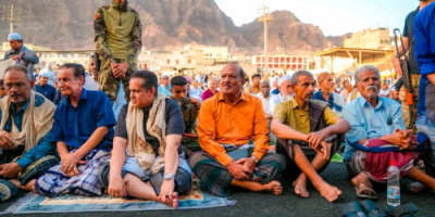 الحالمي يؤدي صلاة عيد الأضحى مع جموع المصلين في المعلا ويتبادل التهاني مع المواطنين