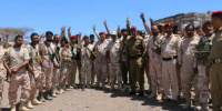 بتوجيهات الرئيس الزُبيدي .. قيادة القوات البرية الجنوبية تنفذ زيارة عيدية وتفقدية للمقاتلين في جبهات كرش