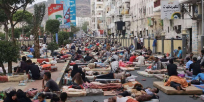 لأول مرة في تاريخ عدن.. شباب عدن يعلنون النوم في الشوارع بسبب إنقطاع التيار الكهربائي