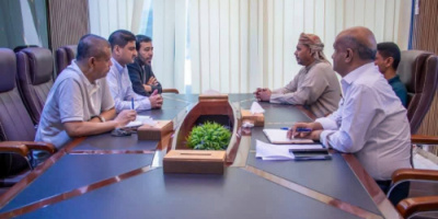 محافظ أرخبيل سقطرى يبحث مع قيادة وزارة النفط وشركة النفط آلية تموين المشتقات النفطية