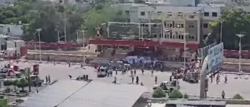 إصابة ثلاثة أشخاص في ساحة العروض بعدن إثر إطلاق نار خلال فعالية جماهيرية