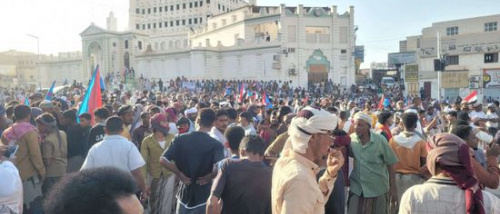 هيومن رايتس تستنكر العنف المسلح ضد متظاهري عدن وحضرموت