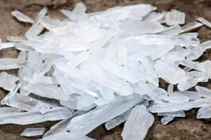 بعد عملية رصد.. الإطاحة بتاجر كبير للشبو وضبط كمية كبيرة بحوزته بهذه المحافظة
