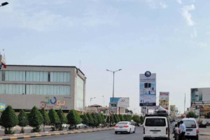 أجواء غائمة تزيّن سماء عدن صباح اليوم وتخفف من حرارة الصيف