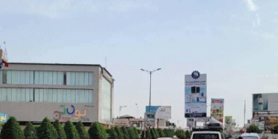 أجواء غائمة تزيّن سماء عدن صباح اليوم وتخفف من حرارة الصيف