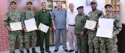 مدير أمن عدن يكرّم مدير شرطة العريش وعدداً من الضباط والأفراد ويشيد بجهودهم الأمنية