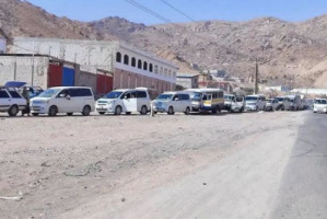 أزمة نقص الغاز تضرب مدن ساحل حضرموت وطوابير أمام المحطات 