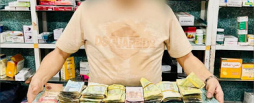 إدارة مكافحة المخدرات بعدن تضبط صيدلانيا متلبسا بترويج حبوب "البريجابالين 300" المجرمة قانونياً داخل صيدلية بالمنصورة