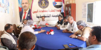 رئيس انتقالي أبين يلتقي قيادة الهيئة العسكرية للجيش والأمن الجنوبي بالمحافظة
