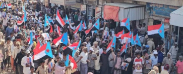 حشود غفيرة في حديبو تدشّن التصعيد الشعبي رفضًا للوصاية