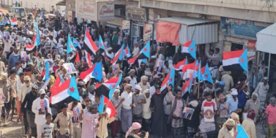 حشود غفيرة في حديبو تدشّن التصعيد الشعبي رفضًا للوصاية